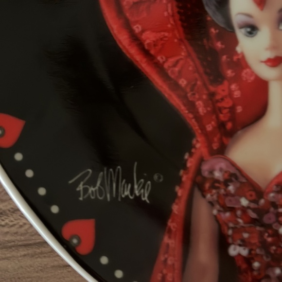 Vintage 1995 Barbie Queen of Hearts heart shaped collectors plate. - Picture 9 of 15